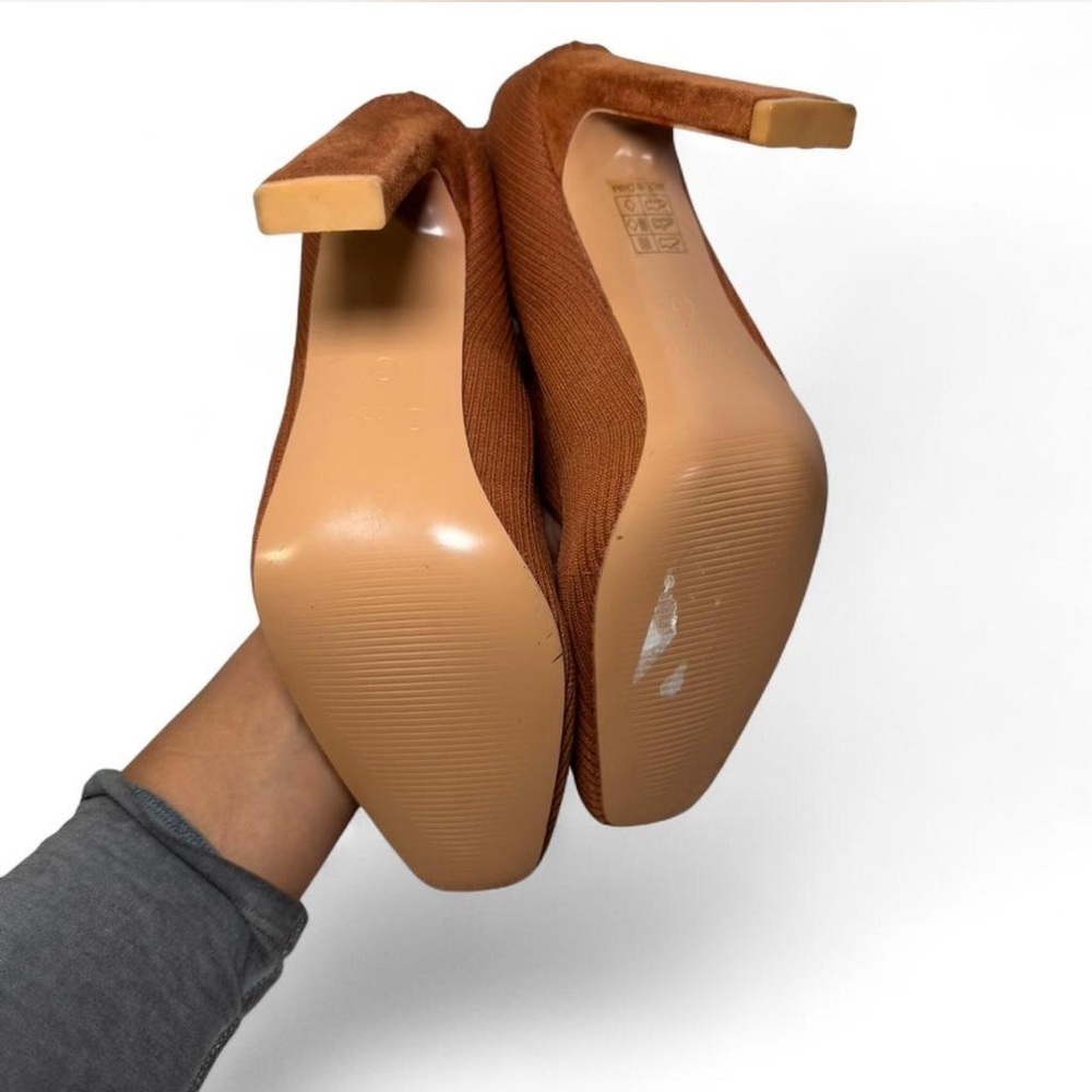 Chic Tan Heeled Boots for Women - Picture 5 of 7
